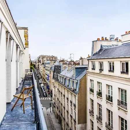 Charming 2 Bedroom With Balcony In 3rd Arr Apartment