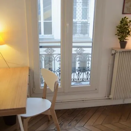 Charming 2 Bedroom With Balcony In 3rd Arr * Paris