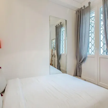 Charming 2 Bedroom With Balcony In 3rd Arr Apartment